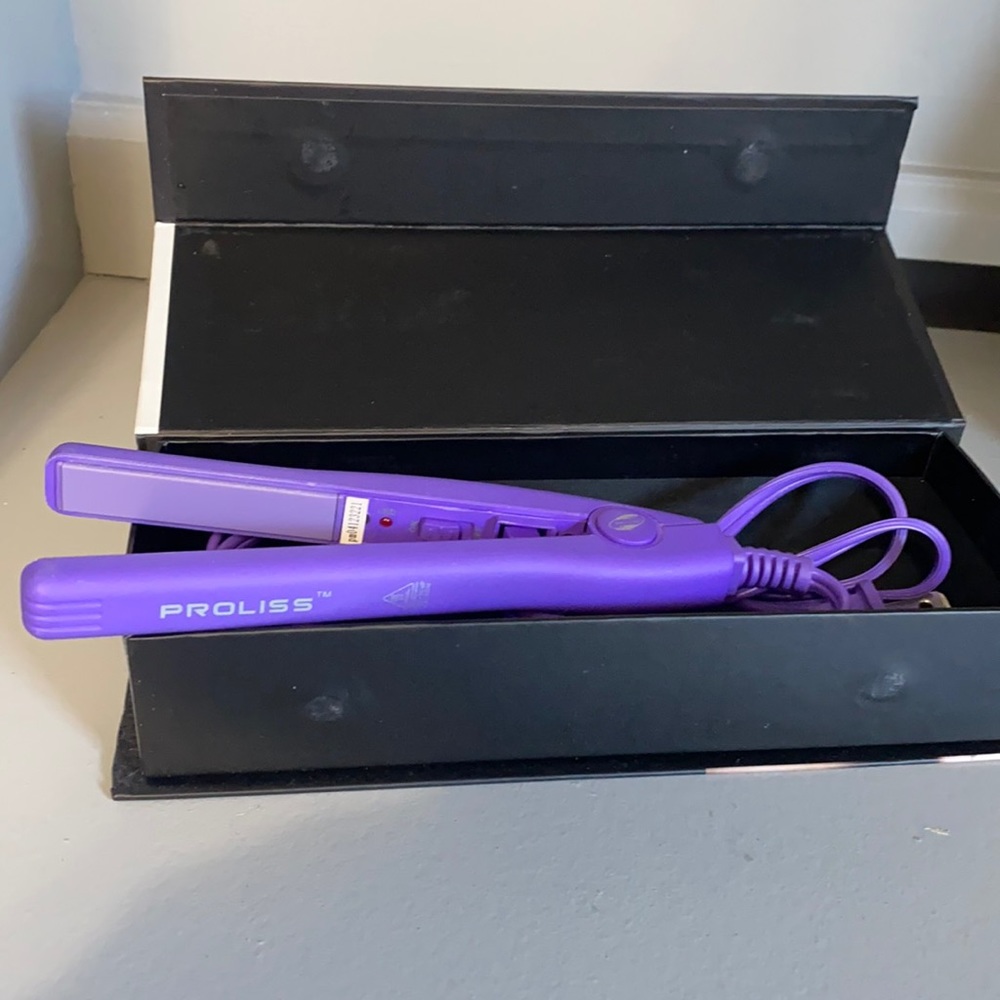 Proliss mini silk hair straightener